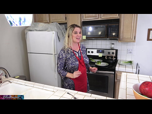❤️ Gigatasan siya ni stepmom sa kusina sa wala pa ang iyang date ❤️❌ Porn video sa ceb.quizfarmature.ru ❌❤